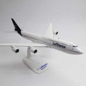 Alternative view of Lufthansa Boeing 747-8