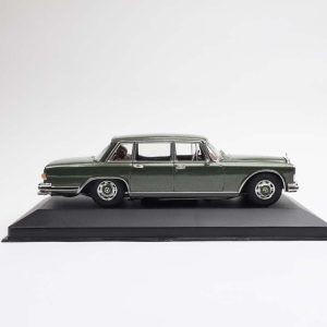 Alternative view of MERCEDES BENZ 600 1964