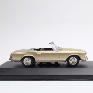 Alternative view of MERCEDES BENZ 230 SL 1963