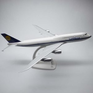Alternative view of Lufthansa Boeing 747-8