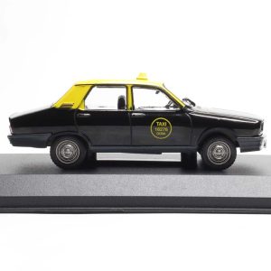 Alternative view of RENAULT 12 TL