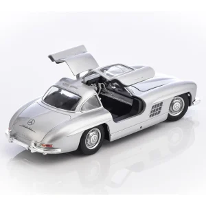 Alternative view of MERCEDES BENZ 300 SL 1954