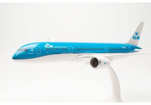 Alternative view of Boeing 787-9 KLM