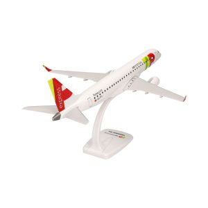 Alternative view of TAP EXPRES EMBRAER E195