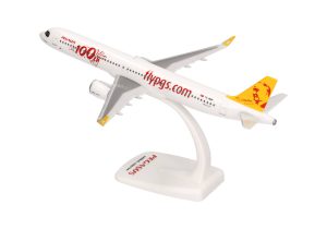 Alternative view of Pegasus Airlines Airbus A321neo