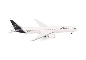Lufthansa Boeing 787-9 Dreamliner - Image 4