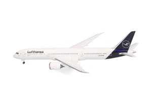 Lufthansa Boeing 787-9 Dreamliner - Image 3