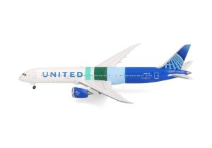 United Airlines Boeing 787-9 Dreamliner "The Future is SAF" - N24988 - Image 3