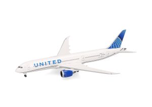 United Airlines Boeing 787-9 Dreamliner - N25982
