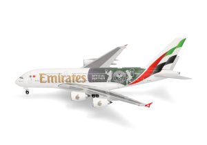 Emirates Airbus A380 "Wimbledon Official Partner" - A6-EOE - Image 3