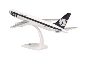 Alternative view of LOT Polish Airlines Boeing 767-300 - SP-LPB