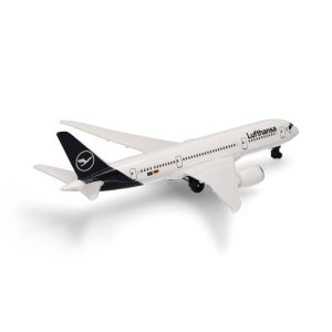 Alternative view of LUFTHANSA BOEING 787